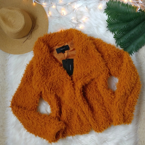 Vero Moda Jackets & Blazers - NWT Vero Moda 🍊 Jayla Faux Fur Jacket Size M